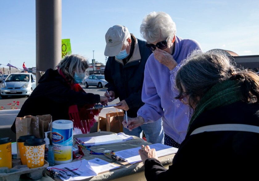 010521_RecallPetition_AW_sized_07.jpg