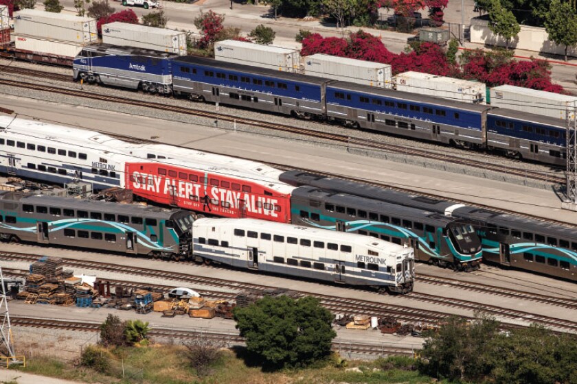 trains-amtrak-metro.jpg