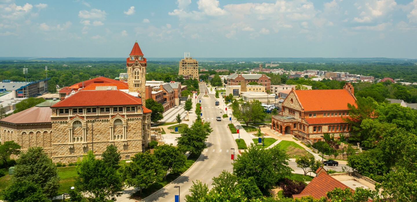 המהפכות הבאות: בינה מלאכותית מעצבת מחדש את חינוך, בידור וההגנה על הסייבר