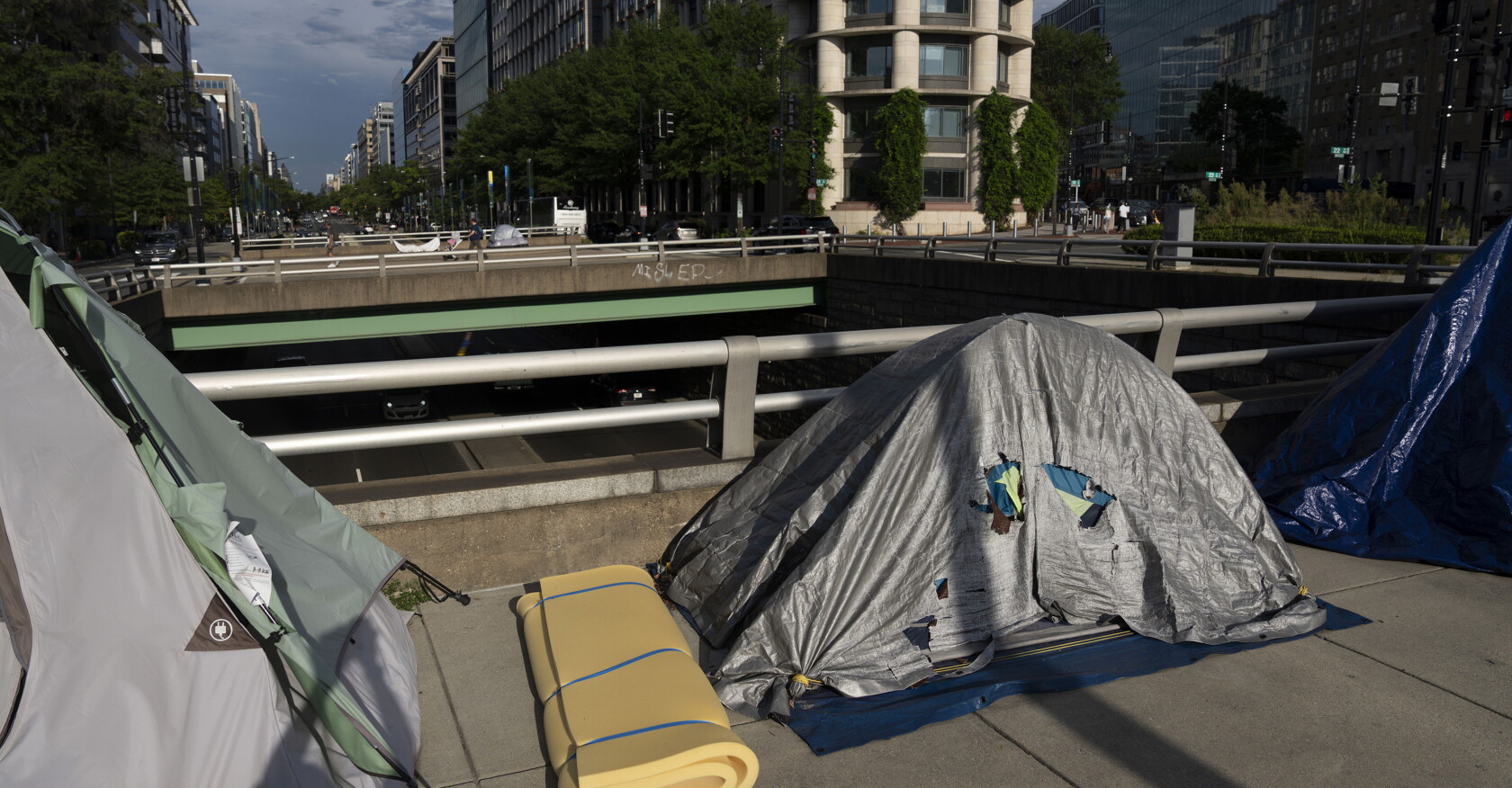 Homeless Spot New HUD Rules Could Reward States That Crack Down on Street Homelessness