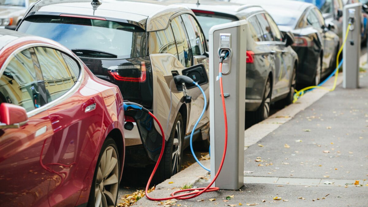 Opinion: The Age of Electric Vehicles Is Around the Corner