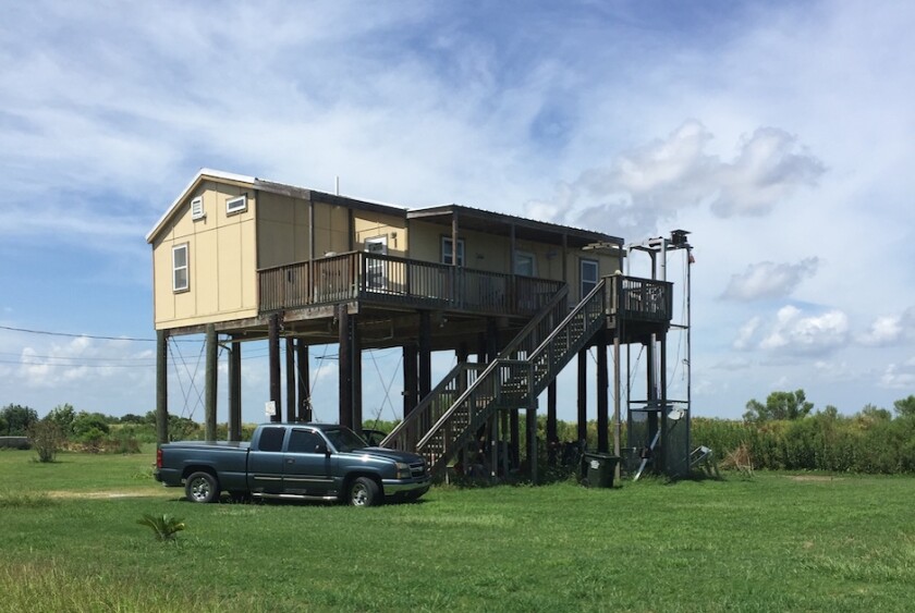 lousiana-house-on-stilts.jpg
