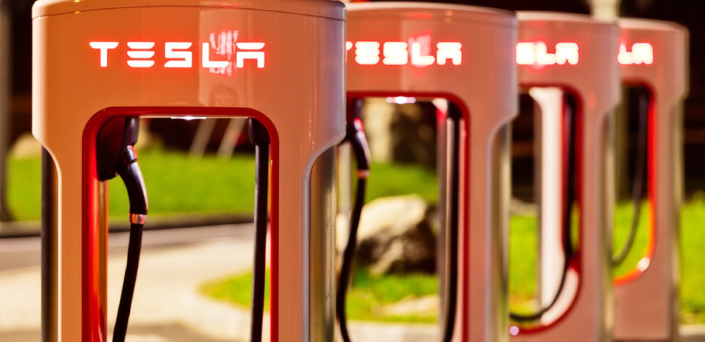 Ford, Rival Tesla Partner to Expand Charging Access - Vimarsana News