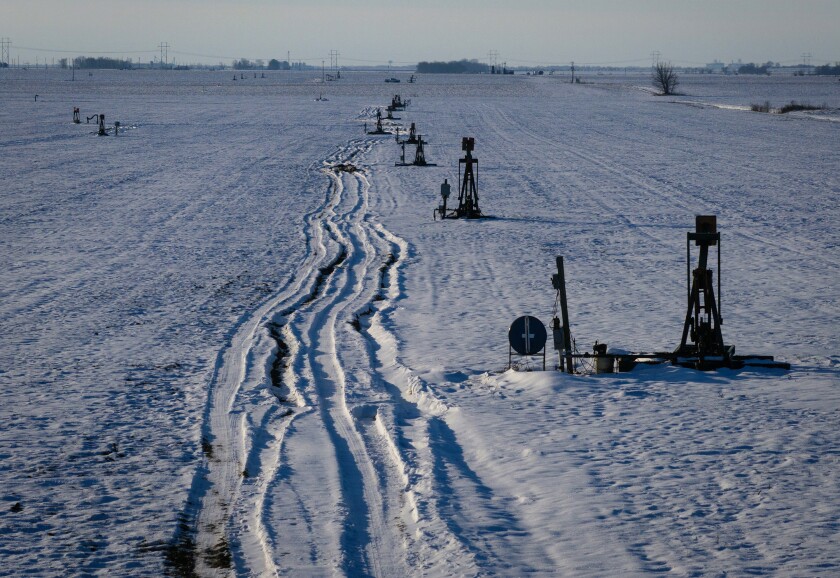 US-NEWS-ENV-ILL-OIL-POLLUTION-3-TB