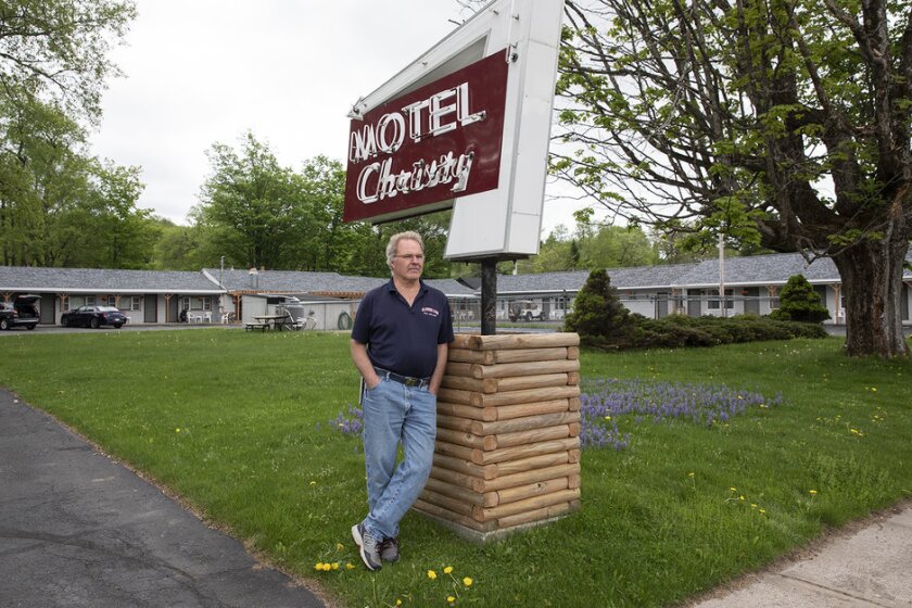 2005-adk-christys-motel-22a.jpg