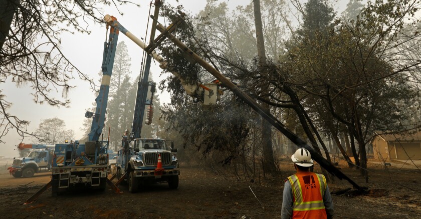 US-NEWS-CALIF-WILDFIRES-ELECTRICITY-LA