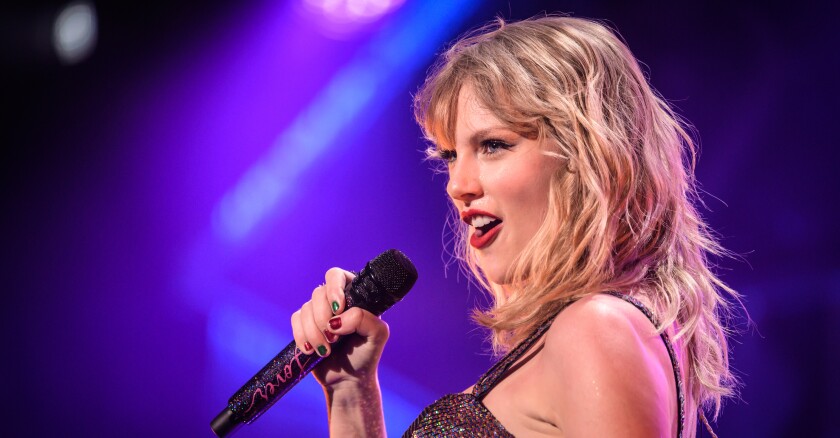 How did Taylor Swift break the Internet (again)?