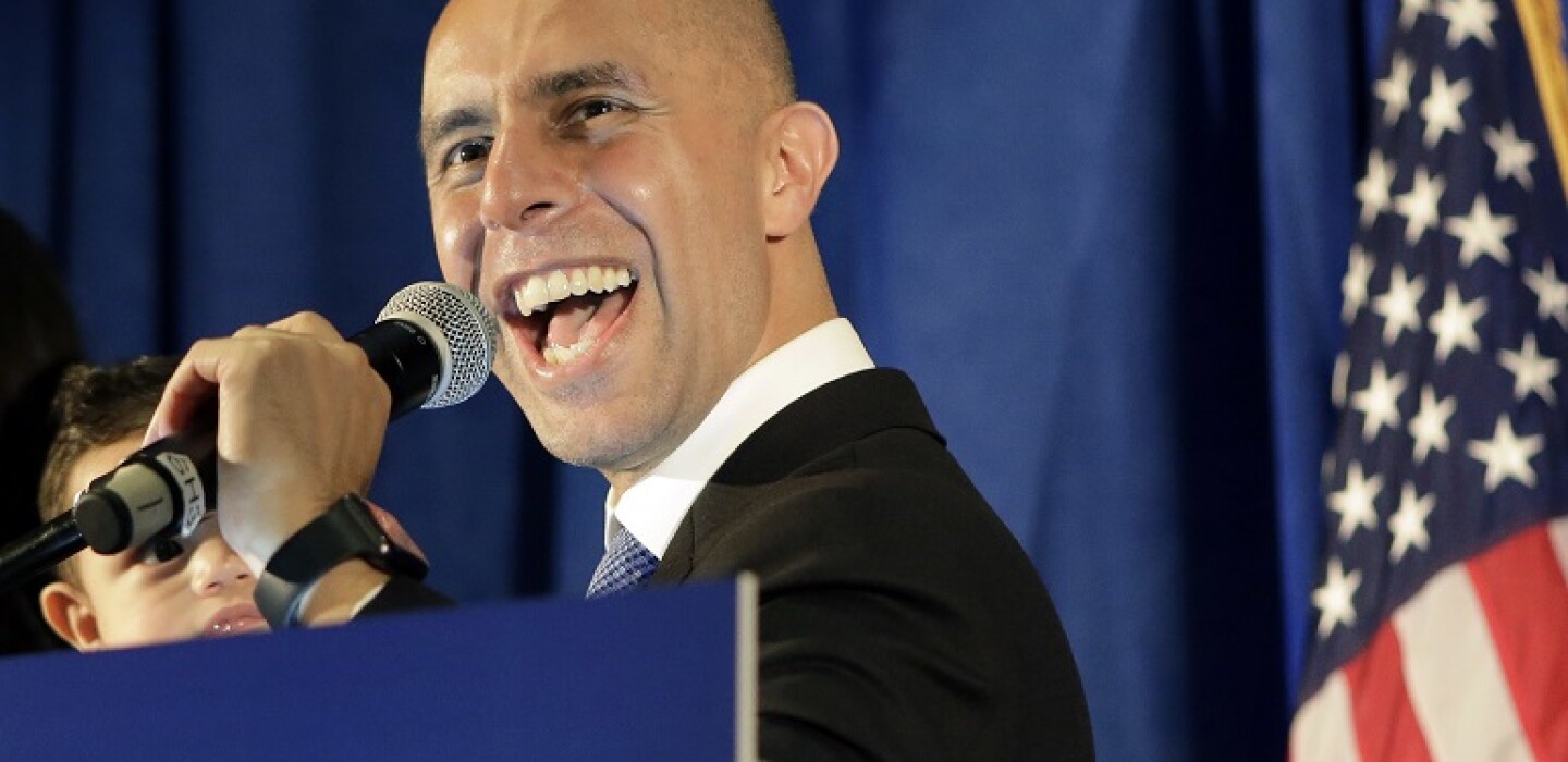 In Major Cities, Most Incumbent Mayors Glide to Reelection