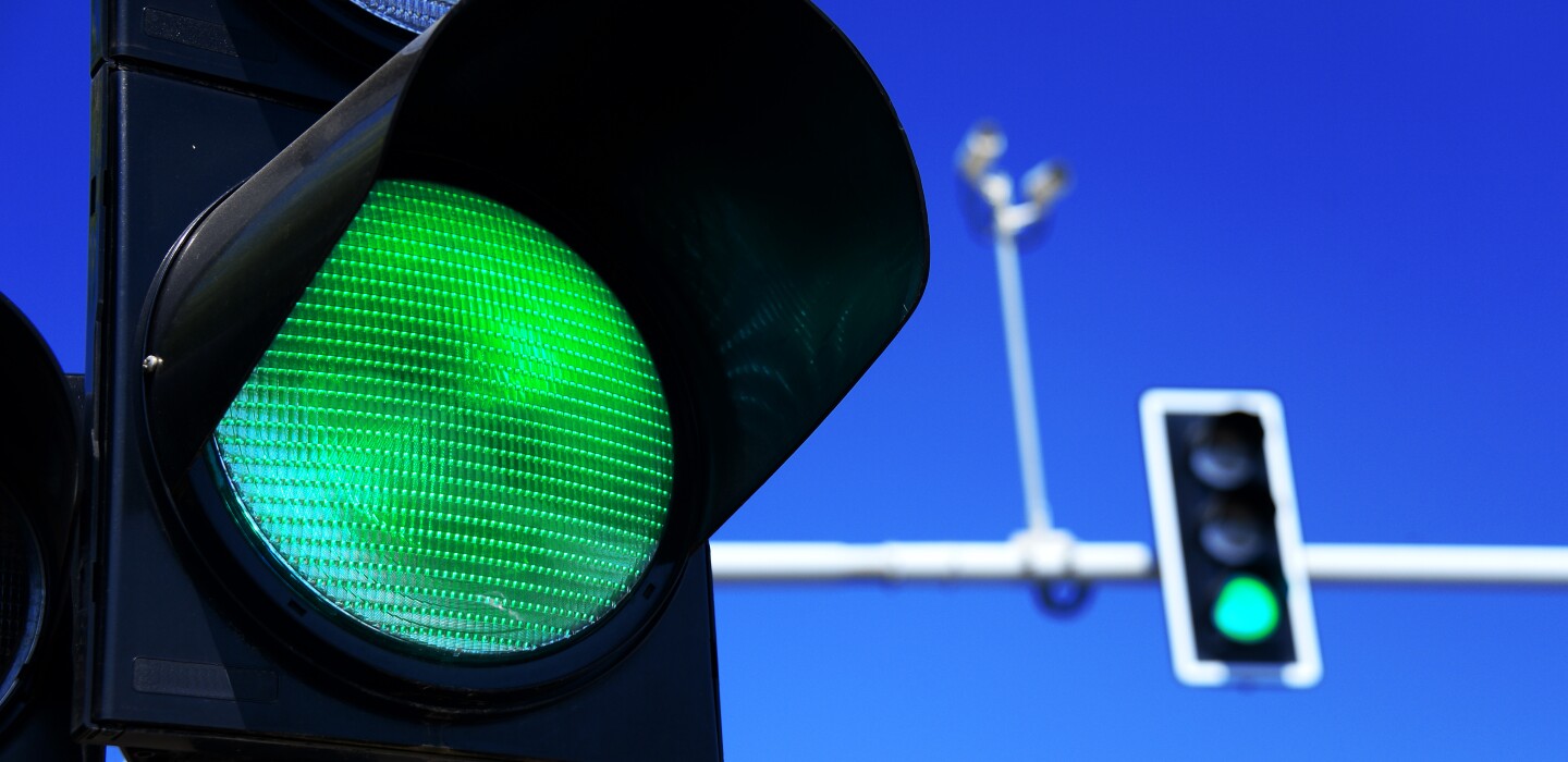 Governments Save Time With Traffic Signal Priority Tech Governments Save Time With Traffic Signal Priority Tech