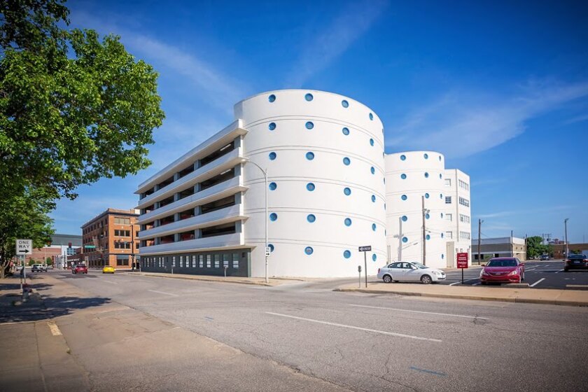 gov08-50-feature-garages-2.jpg