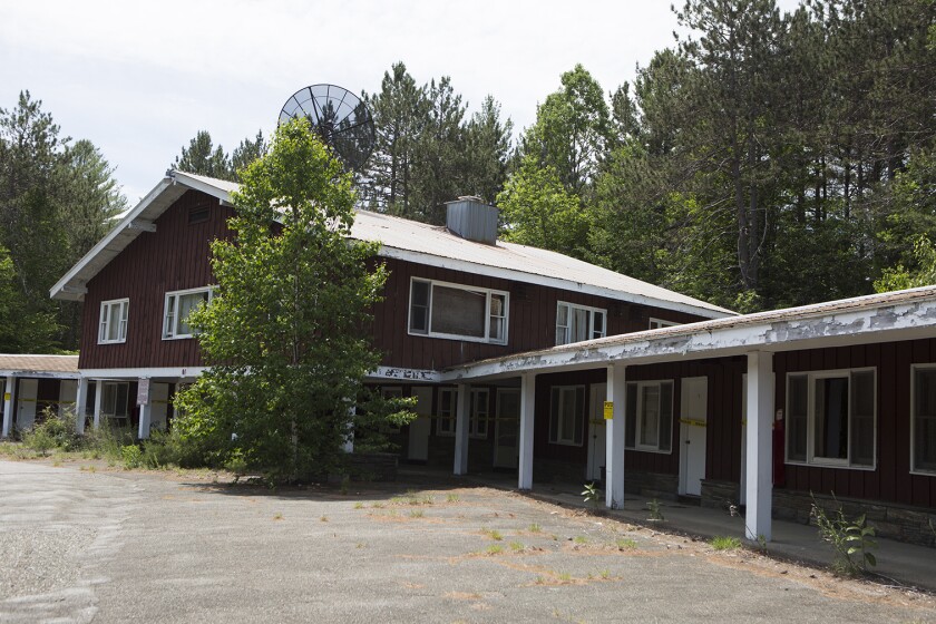 08-adirondacks-hotel.jpg