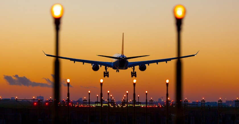 plane+landing.jpg