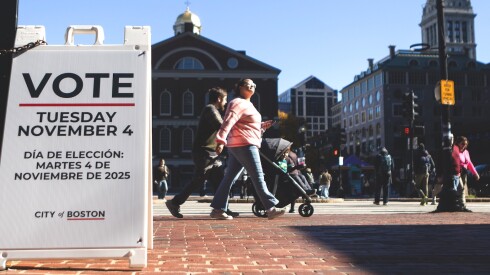 US-NEWS-BOSTON-KICKS-OFF-EARLY-VOTING-1-YB.jpg