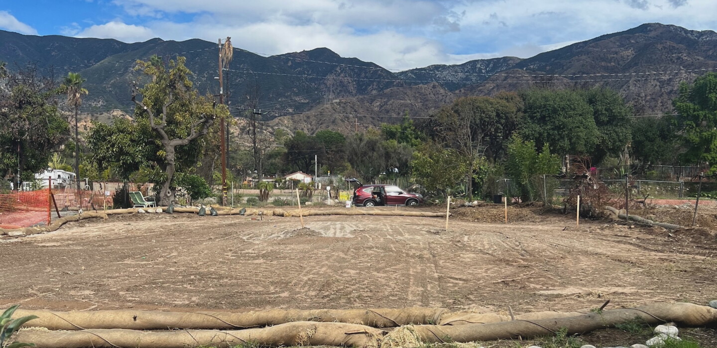 In Dire Straits, L.A. Fire Survivors Await Federal Help